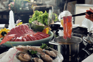 带你吃瓜奇葩火锅,一场味蕾与视觉的双重盛宴