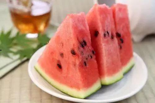 小西瓜儿童吃瓜,快乐吃瓜，健康成长