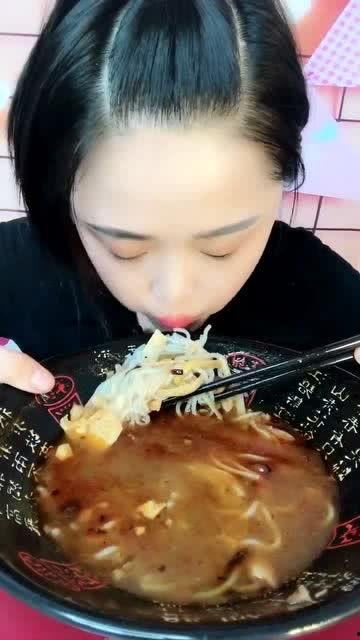 吃瓜阿娘视频大全,揭秘热门视频背后的趣味故事