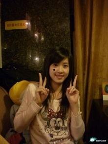 杭州校花吃瓜事件视频,校园热传视频引发热议