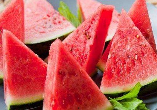 吃司瓜可以喝茶,一杯茶解腻养生