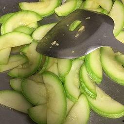 请问云南小瓜怎么吃,云南小瓜的多样食法探索