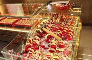 金店案件吃瓜,揭秘背后惊人真相，吃瓜群众热议不已