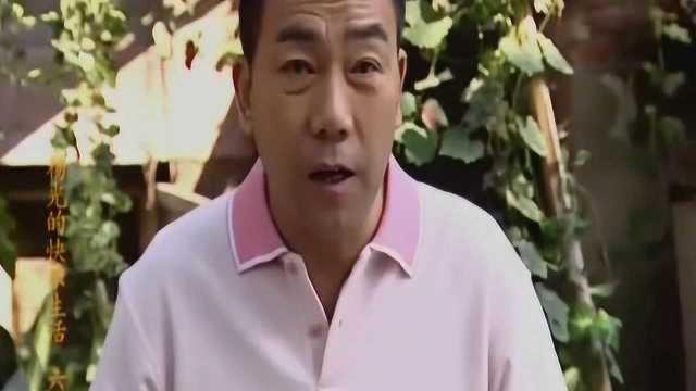 男子吃瓜落儿,揭秘民间美食背后的故事